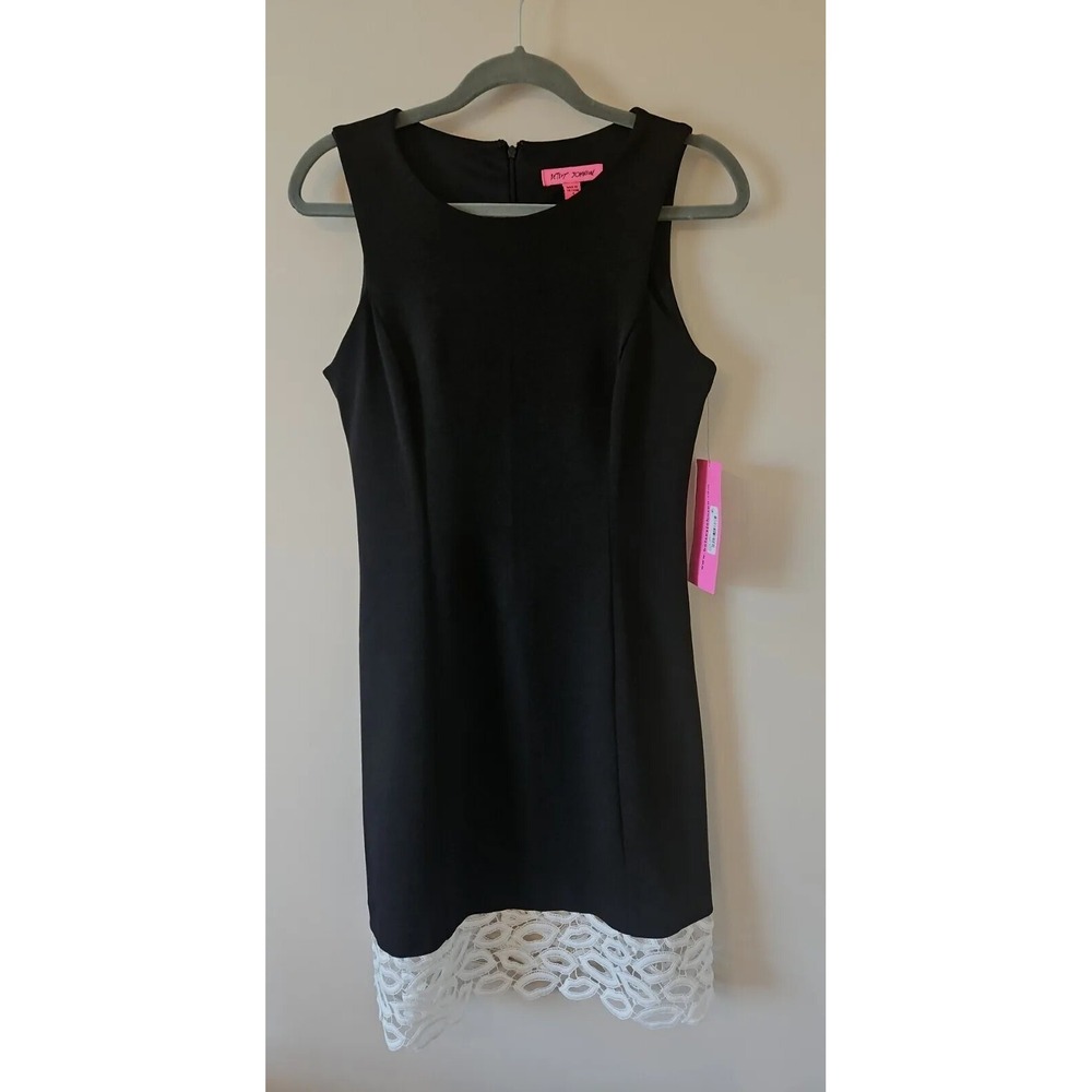 Betsey Johnson Dress Women 4 Black Onyx Sheath White Lip Crochet Hem Designer